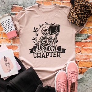 Just one more chapter, reading shirt, audiobook, book shirt, book club, reading tee, book lover, book gift, reading, bookstagram, read more
